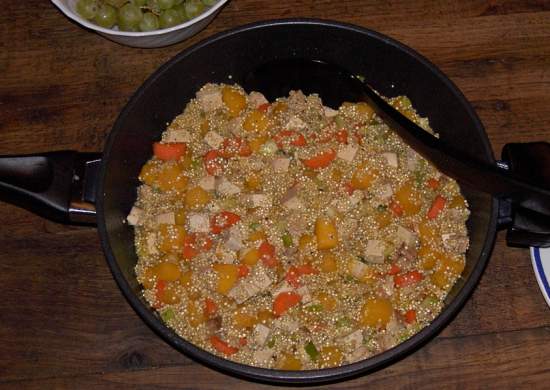 K�rbis-Quinoa-Pfanne in Pfanne